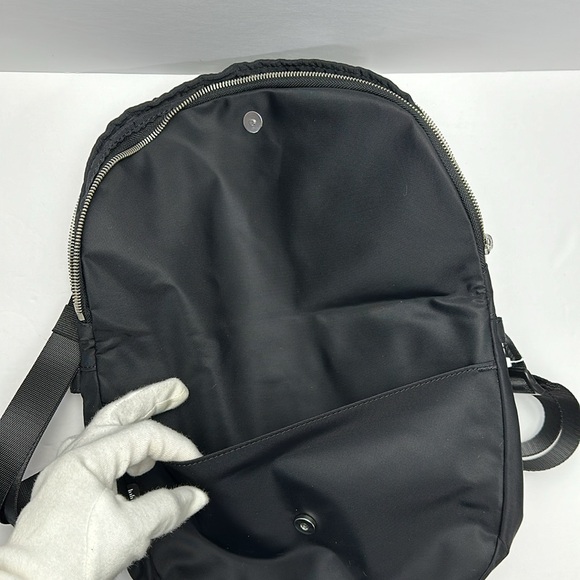 NWOT Lululemon All night Bag Black - Picture 15 of 17